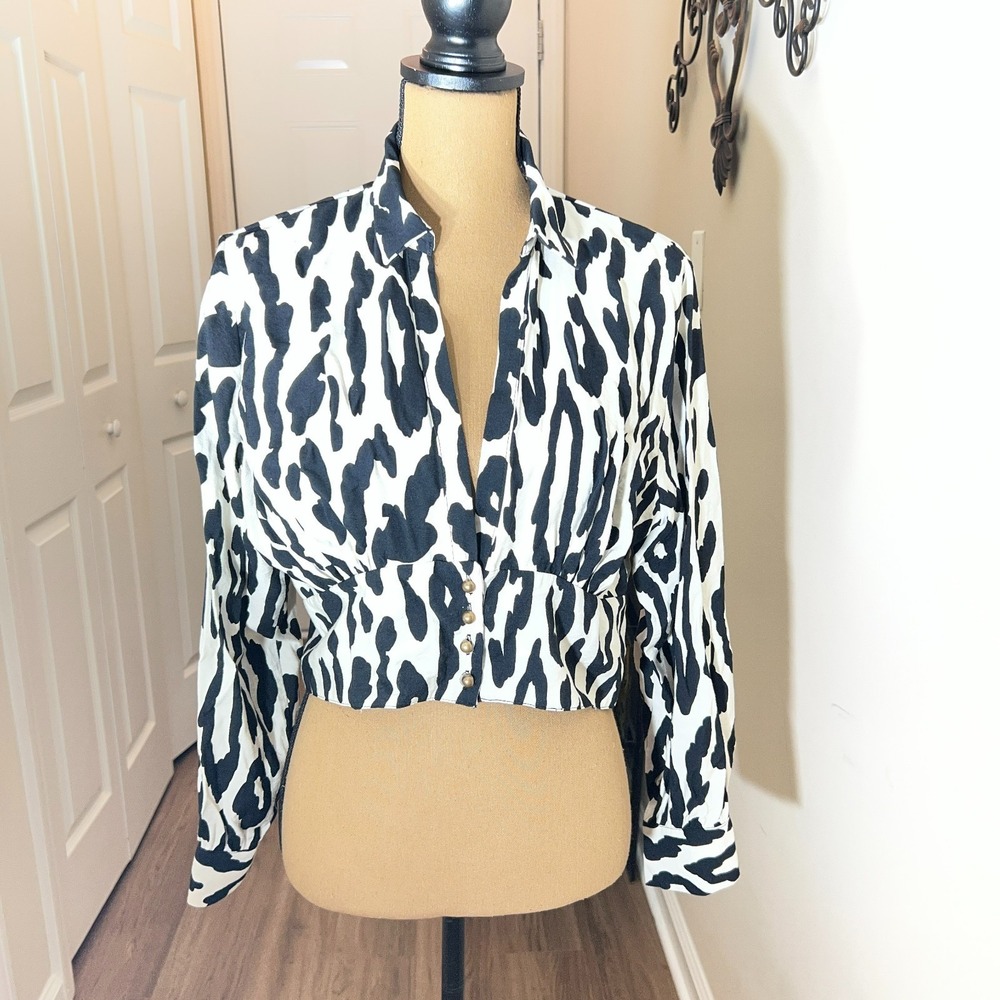 NWT Zara‎ Animal Print Semi Cropped Blouse Large Black White Statement Top